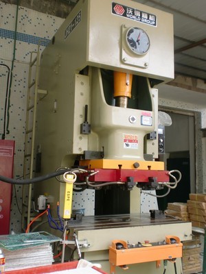 【沃得精機(jī)J23-63上海二鍛壓力機(jī)沖床臺灣德高沖床揚力沖床品牌直銷】價格,廠家,圖片,沖床,深圳市恒冠精密機(jī)械-